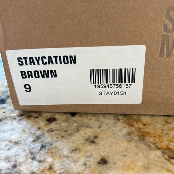 STEVE MADDEN STAYCATION SLIPPERS - Picture 6 of 6